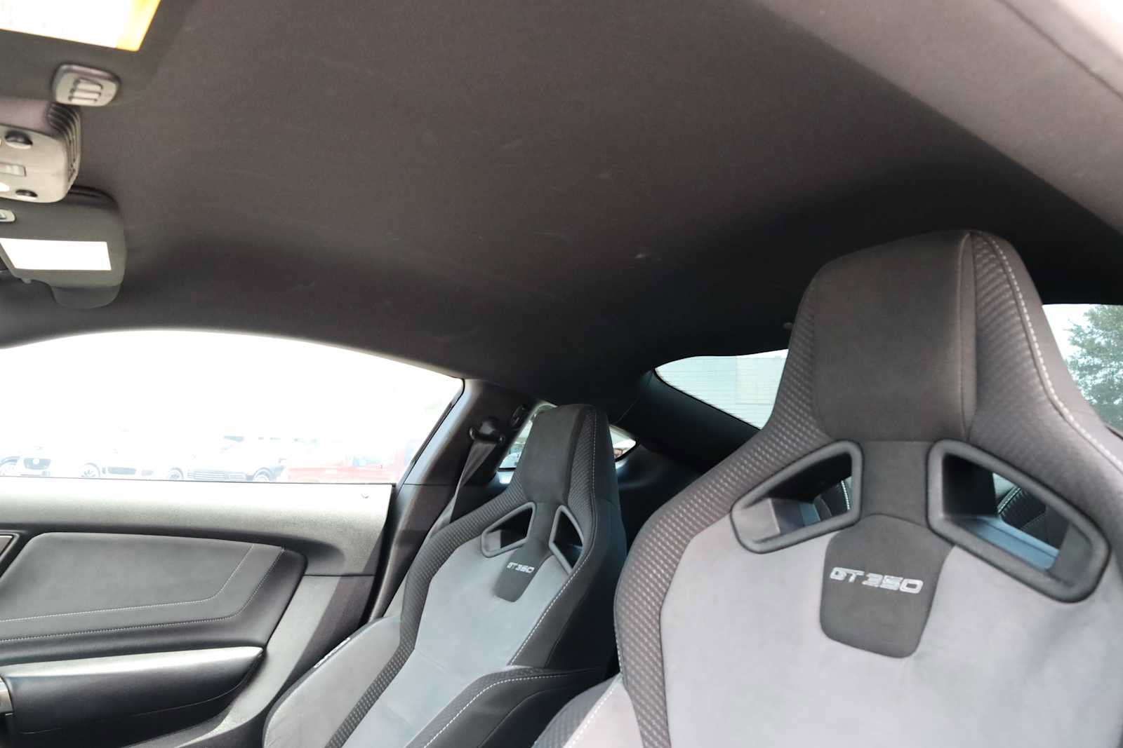 Used 2019 Ford Mustang Shelby GT350 w/ Technology Package RWD image 4