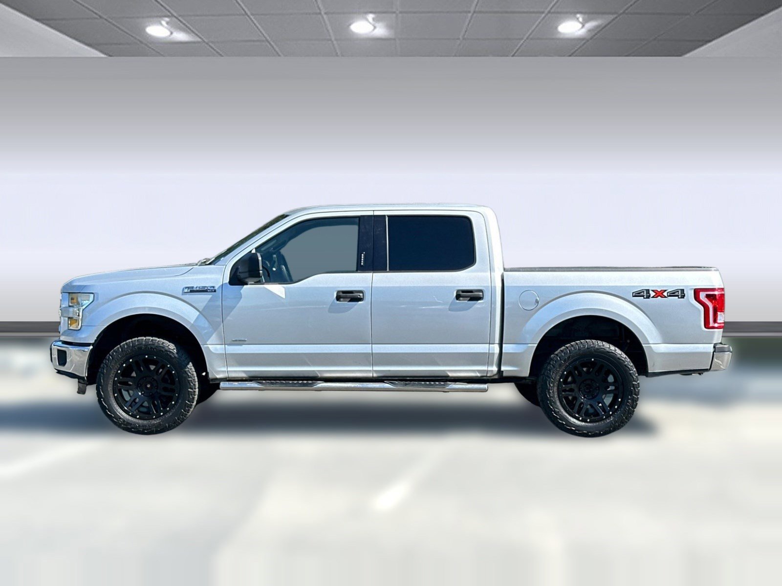 Used 2016 Ford F150 XLT AWD/4WD image 2