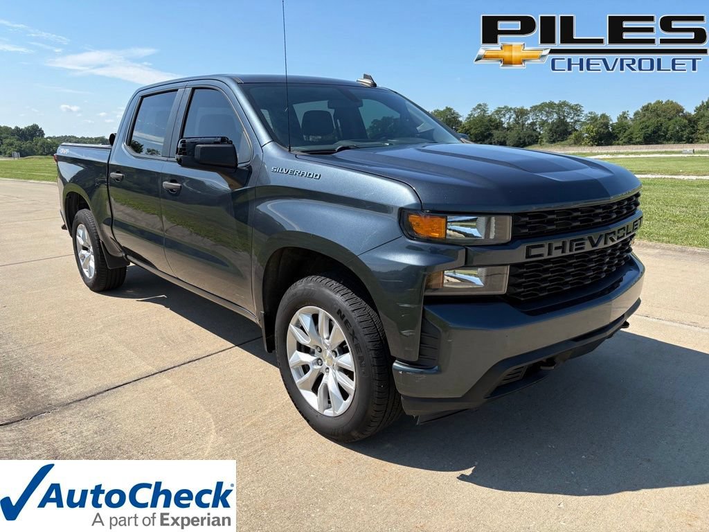 Used 2020 Chevrolet Silverado 1500 Custom w/ Custom Value Package AWD/4WD image 1