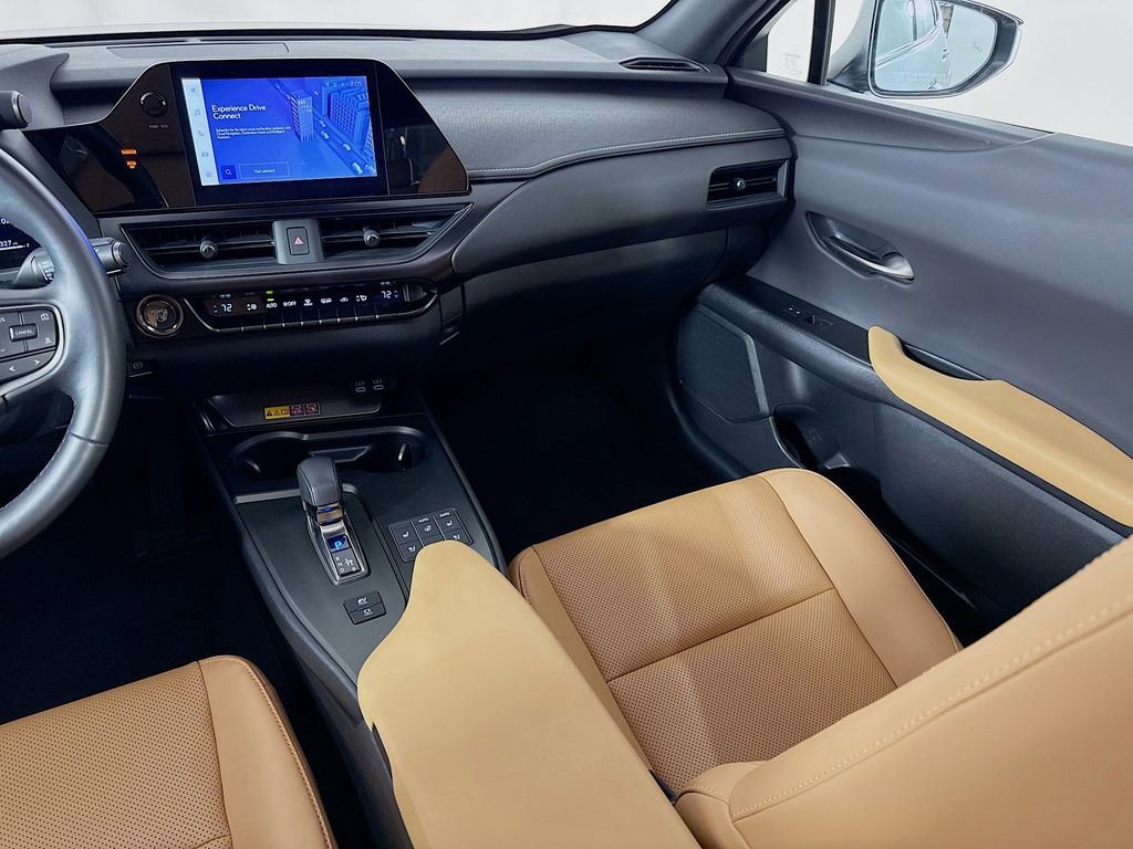 Certified 2025 Lexus UX 300h FWD image 24