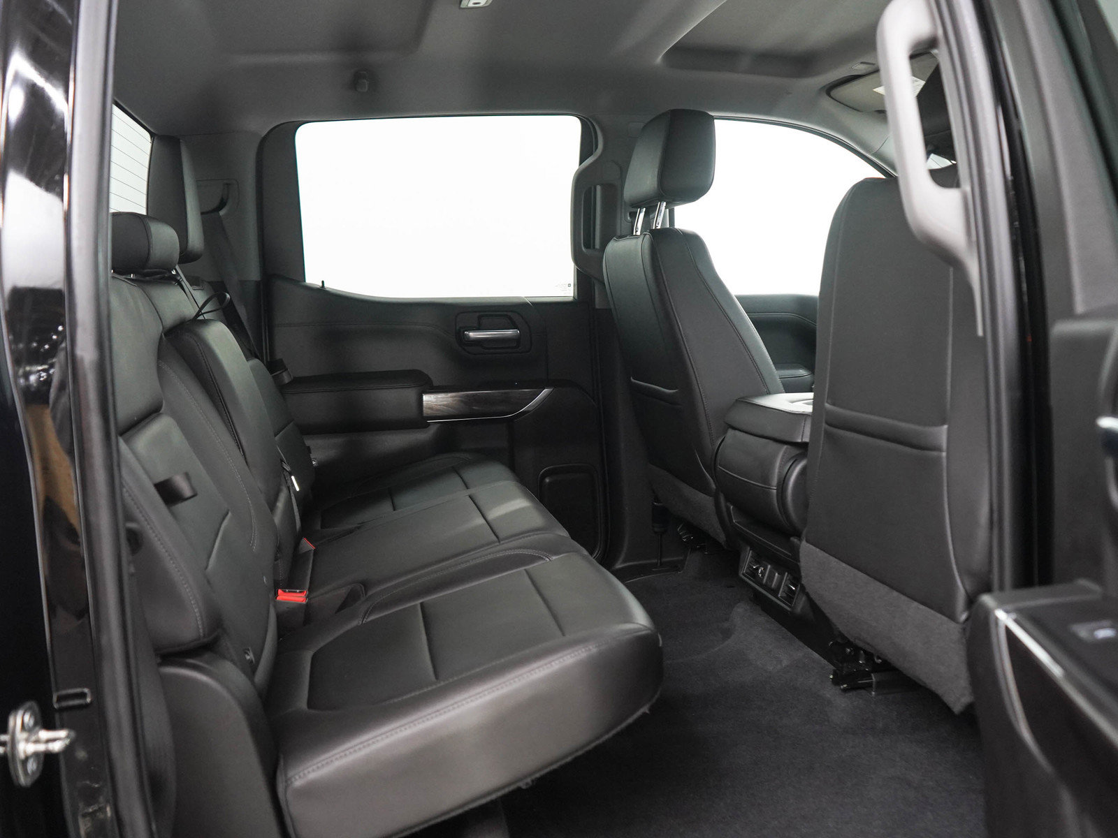 Used 2019 Chevrolet Silverado 1500 LTZ AWD/4WD image 12