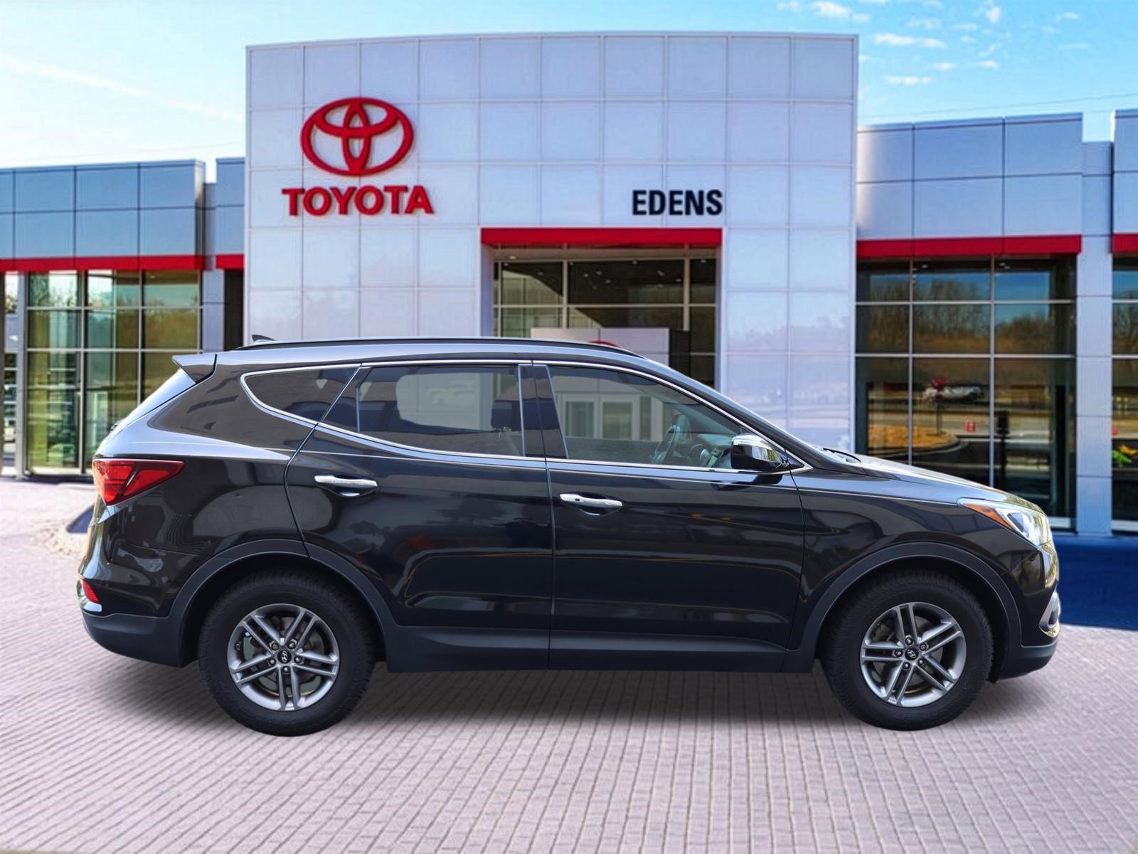 Used 2017 Hyundai Santa Fe Sport FWD image 2