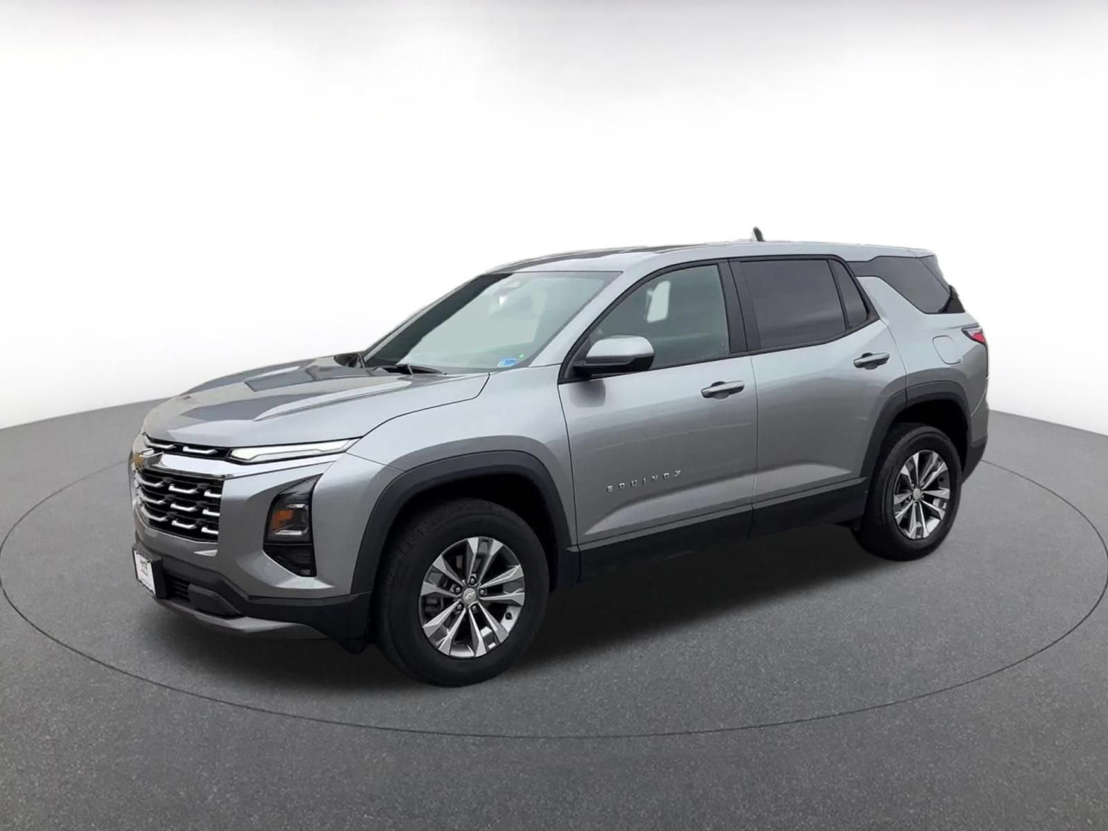 Used 2025 Chevrolet Equinox LT FWD image 8