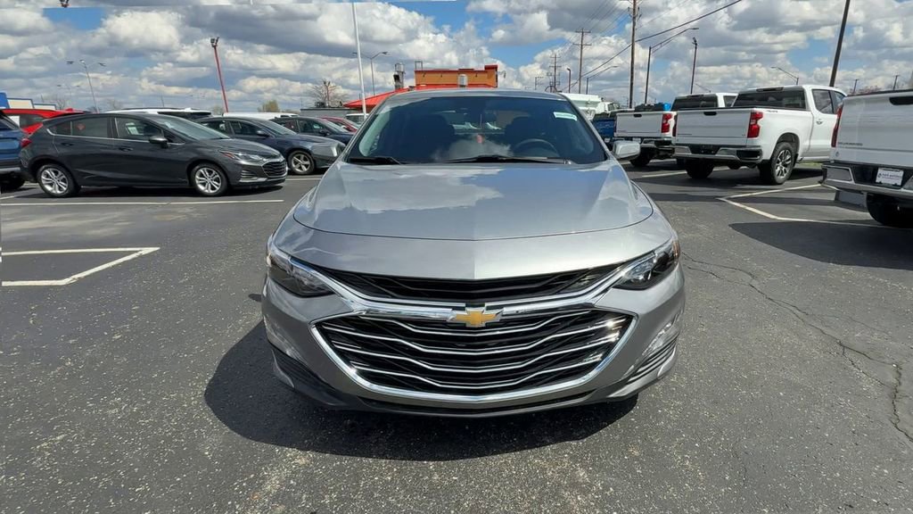 Used 2024 Chevrolet Malibu LT image 3