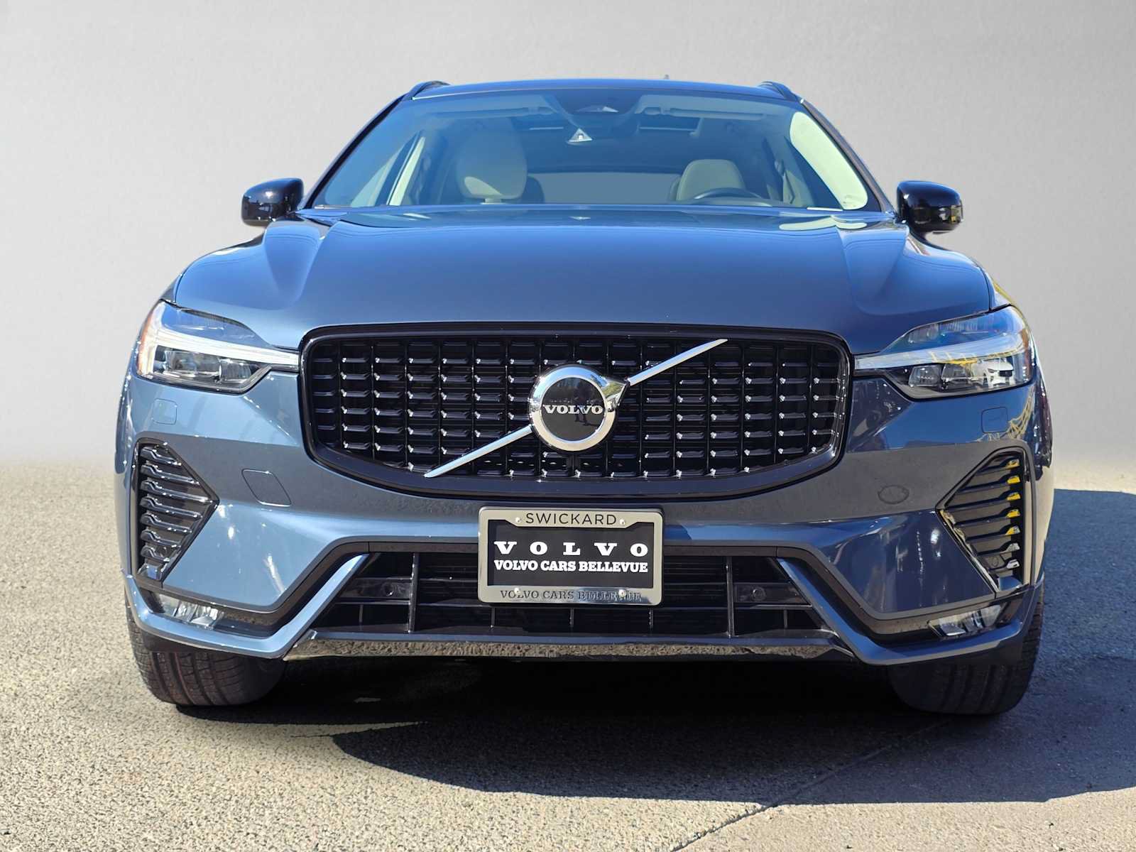 Certified 2024 Volvo XC60 B5 Core w/ Climate Package AWD/4WD image 9