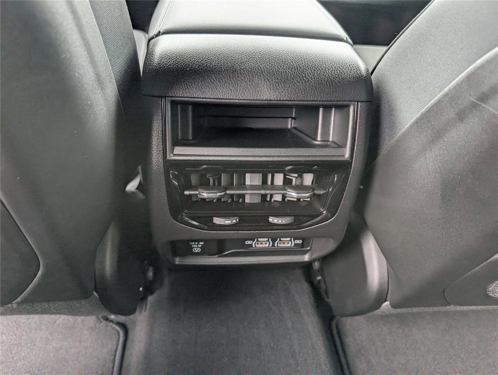 Used 2025 Jeep Grand Cherokee Altitude AWD/4WD image 19