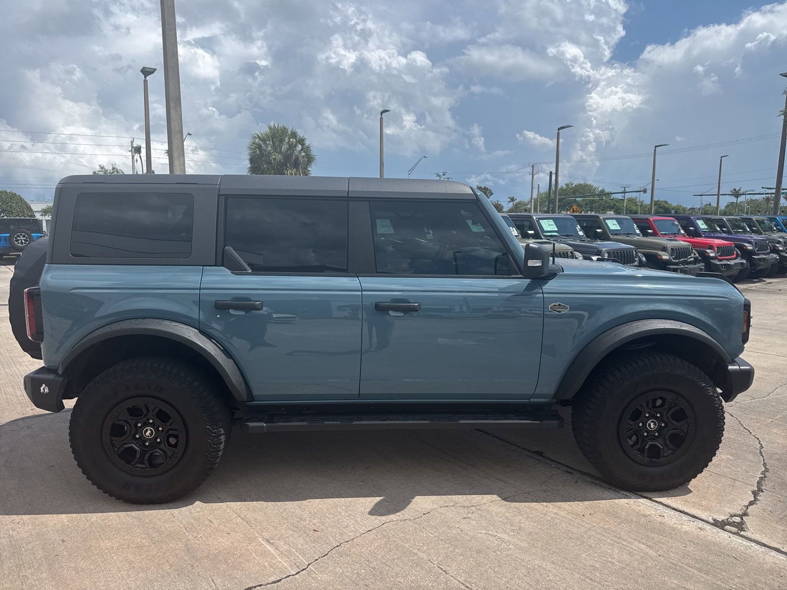 Used 2023 Ford Bronco Wildtrak image 6