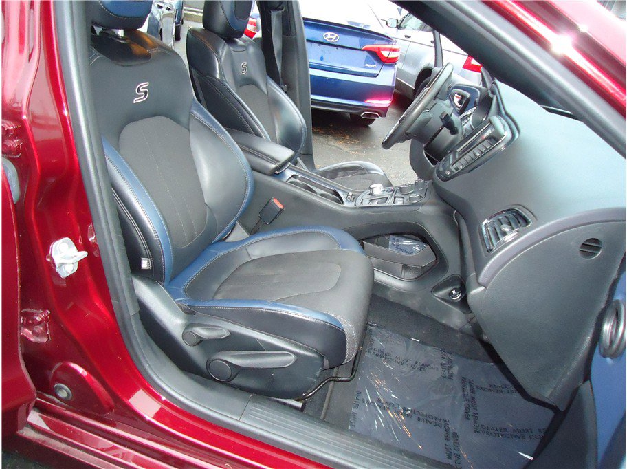 Used 2015 Chrysler 200 S w/ Navigation & Sound Group I image 16