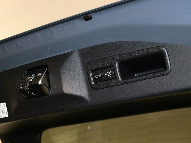 Used 2023 Subaru Solterra Limited image 32