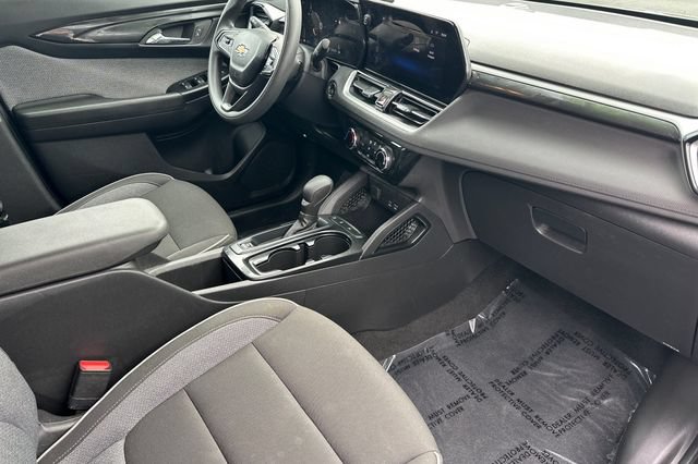Used 2025 Chevrolet TrailBlazer LT FWD image 18