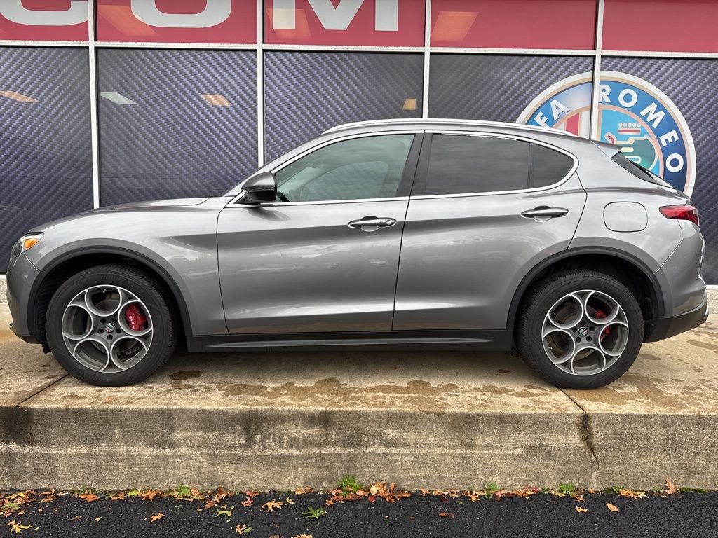 Used 2018 Alfa Romeo Stelvio Ti image 10