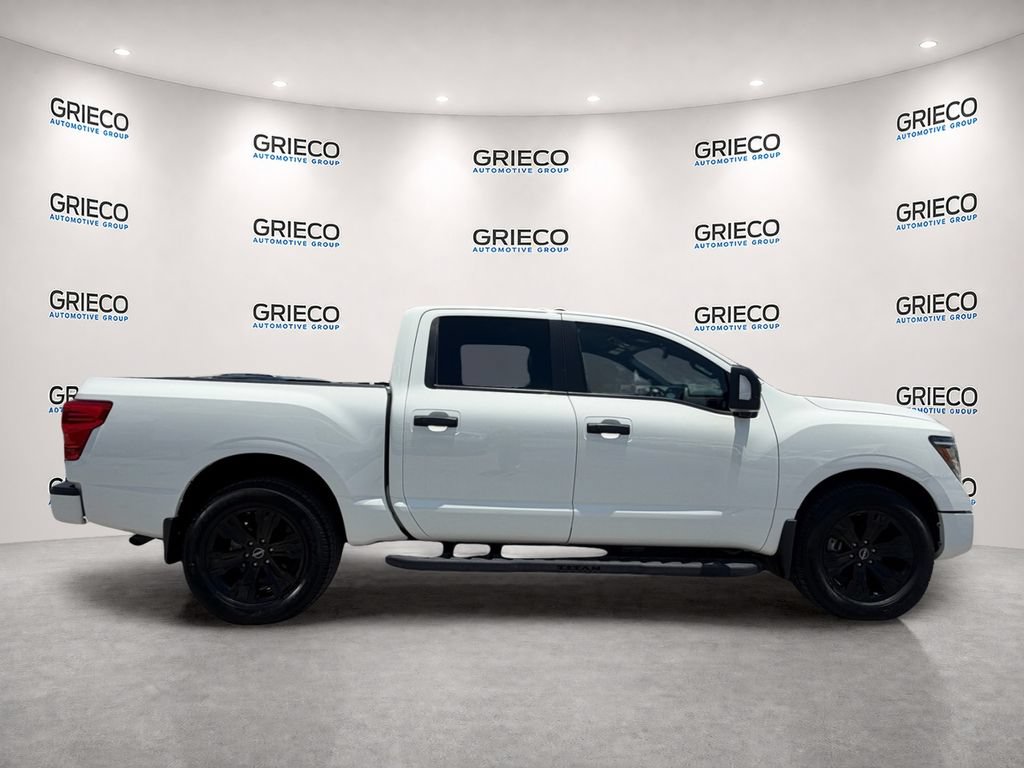 Used 2024 Nissan Titan SV w/ SV Convenience Package AWD/4WD image 8