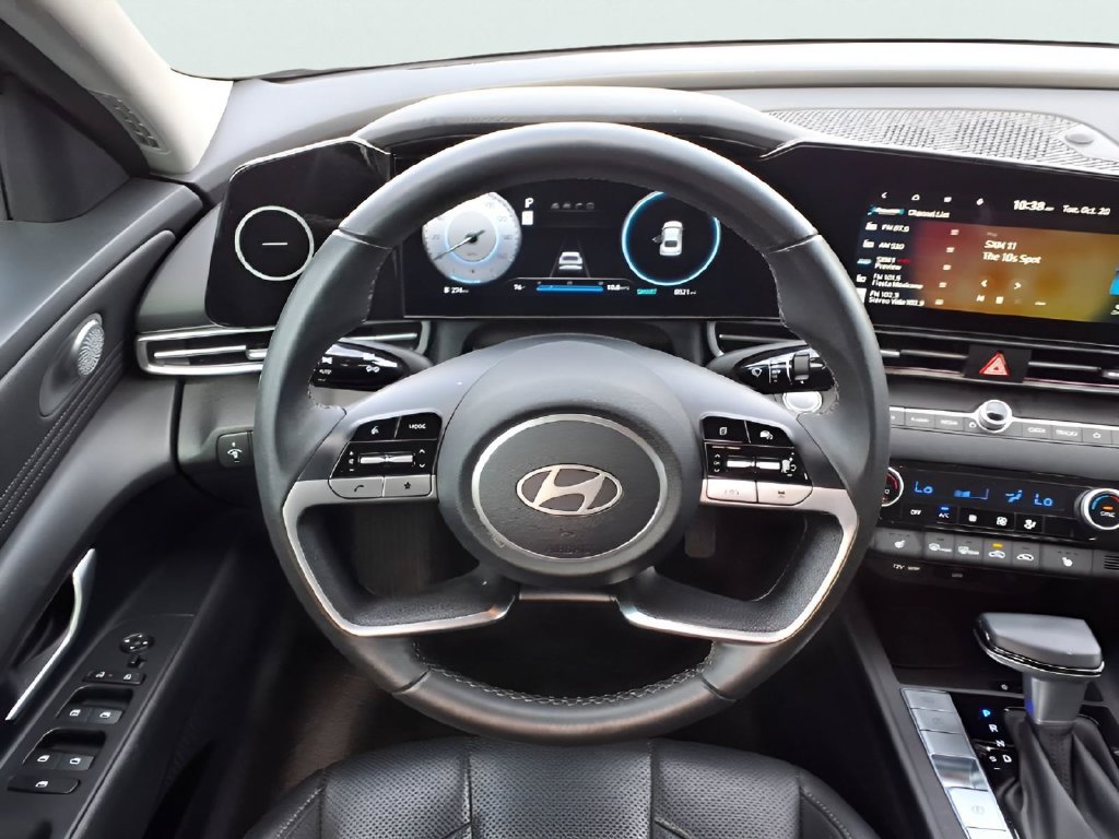 Used 2025 Hyundai Elantra Limited FWD image 20