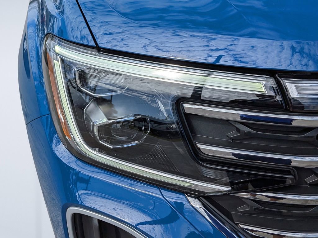 Used 2025 Volkswagen Atlas SE image 9