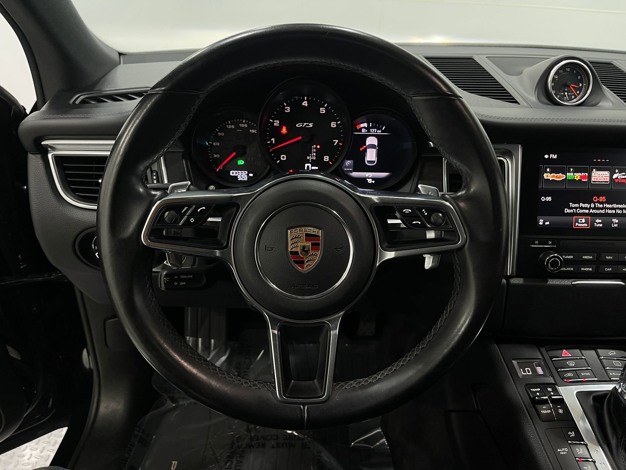 Used 2018 Porsche Macan GTS w/ Premium Package Plus AWD/4WD image 22