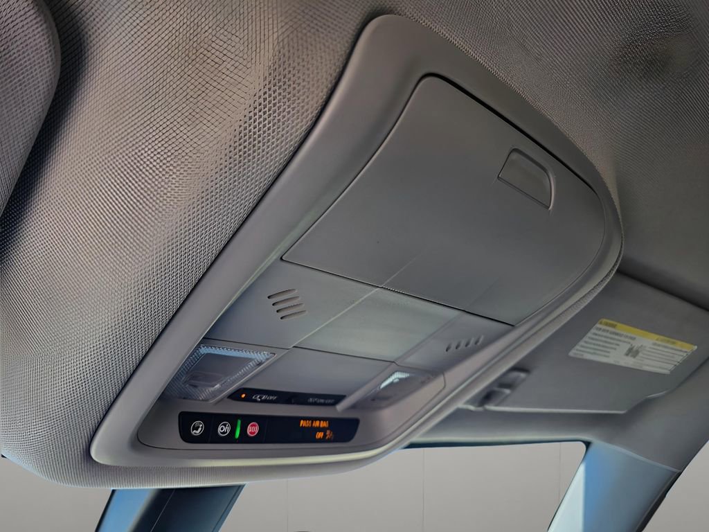 Used 2020 GMC Acadia SLE image 16