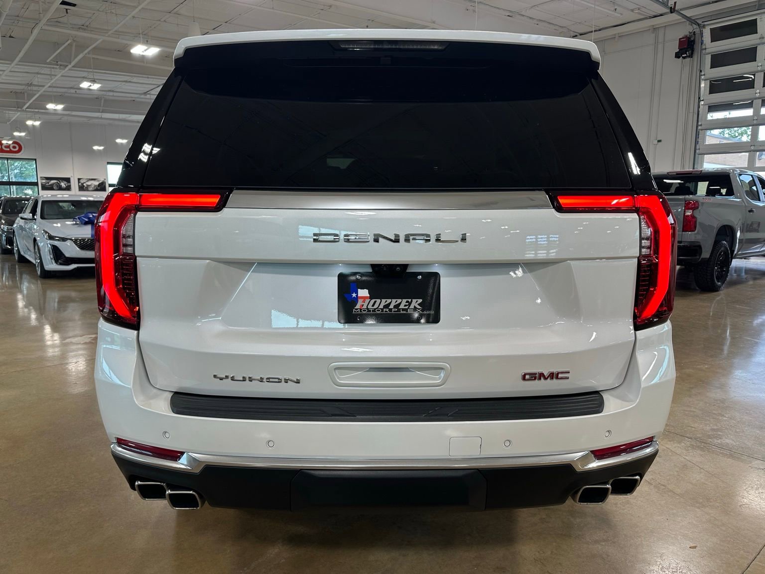 Used 2025 GMC Yukon XL Denali w/ Denali Reserve Package image 6