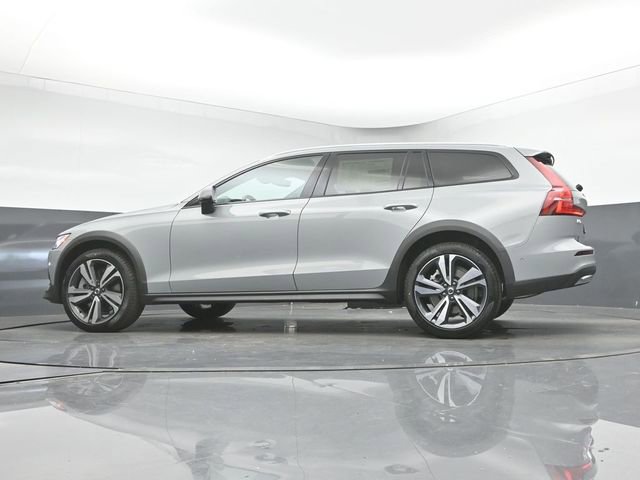 New 2026 Volvo V60 B5 Cross Country Plus w/ Protection Package Premier image 41