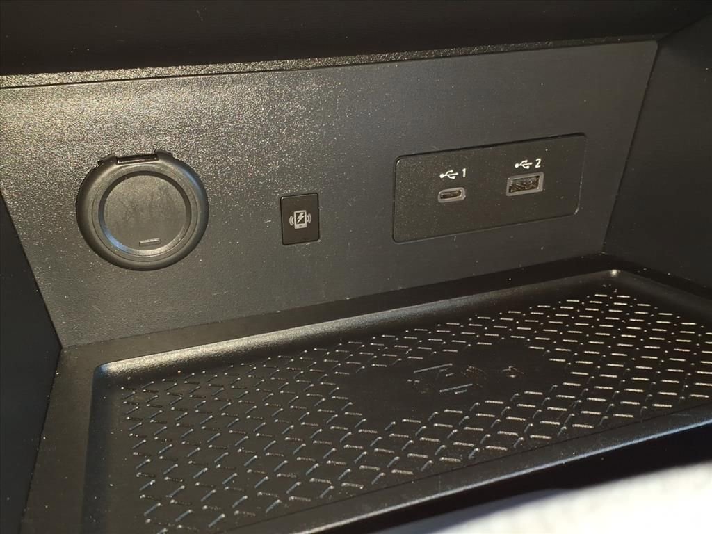 Used 2025 Nissan Pathfinder SL image 19