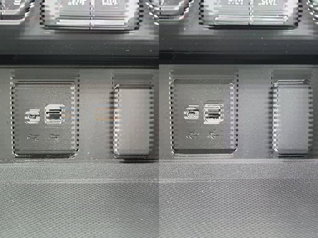 Used 2024 GMC Yukon SLT w/ SLT Luxury Package image 33