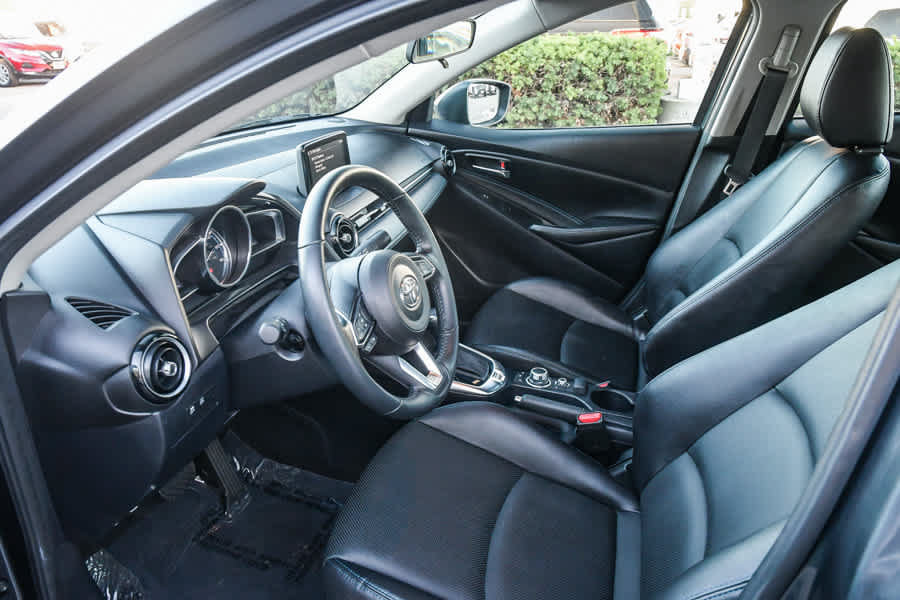Certified 2020 Toyota Yaris XLE FWD image 16