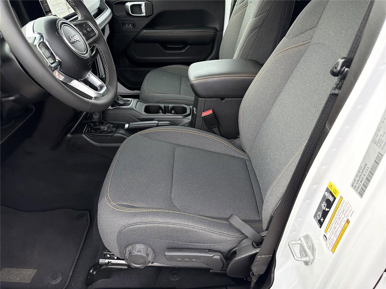 Used 2025 Jeep Wrangler Sahara w/ Safety Group image 10