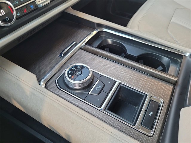 Used 2023 Ford Expedition Limited image 12