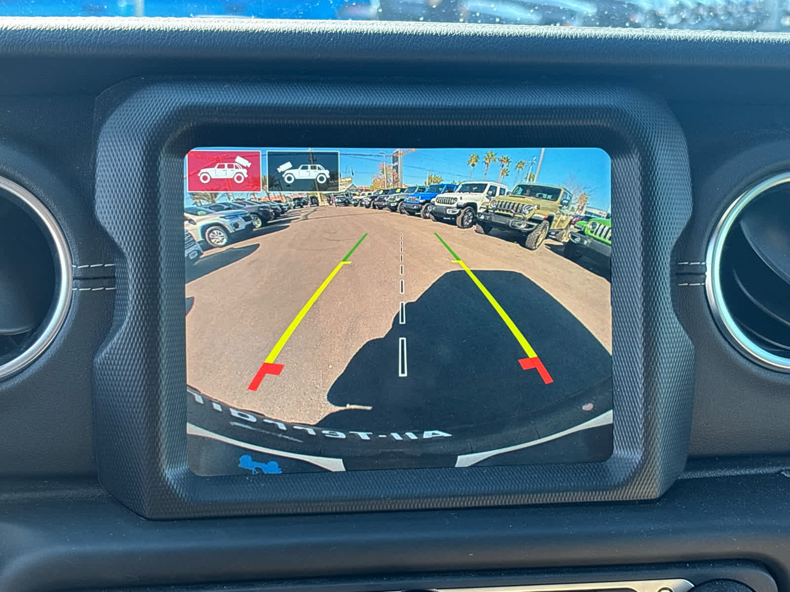 Used 2022 Jeep Wrangler Unlimited Rubicon w/ Steel Bumper Group image 14