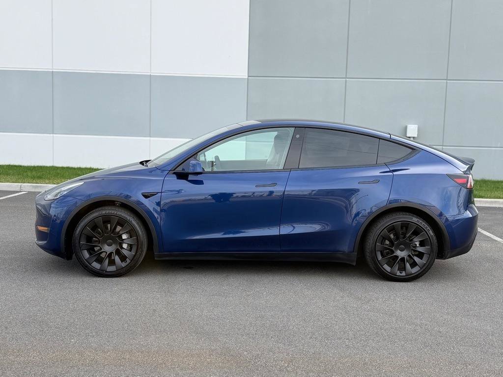 Used 2022 Tesla Model Y Long Range image 10