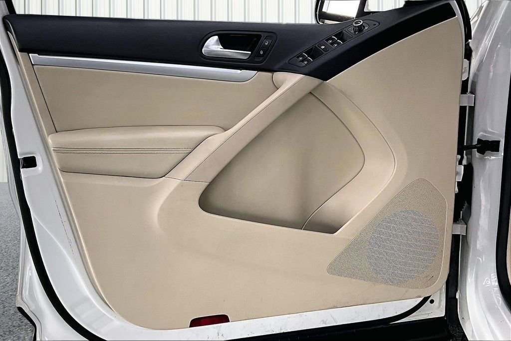 Used 2013 Volkswagen Tiguan SEL image 18