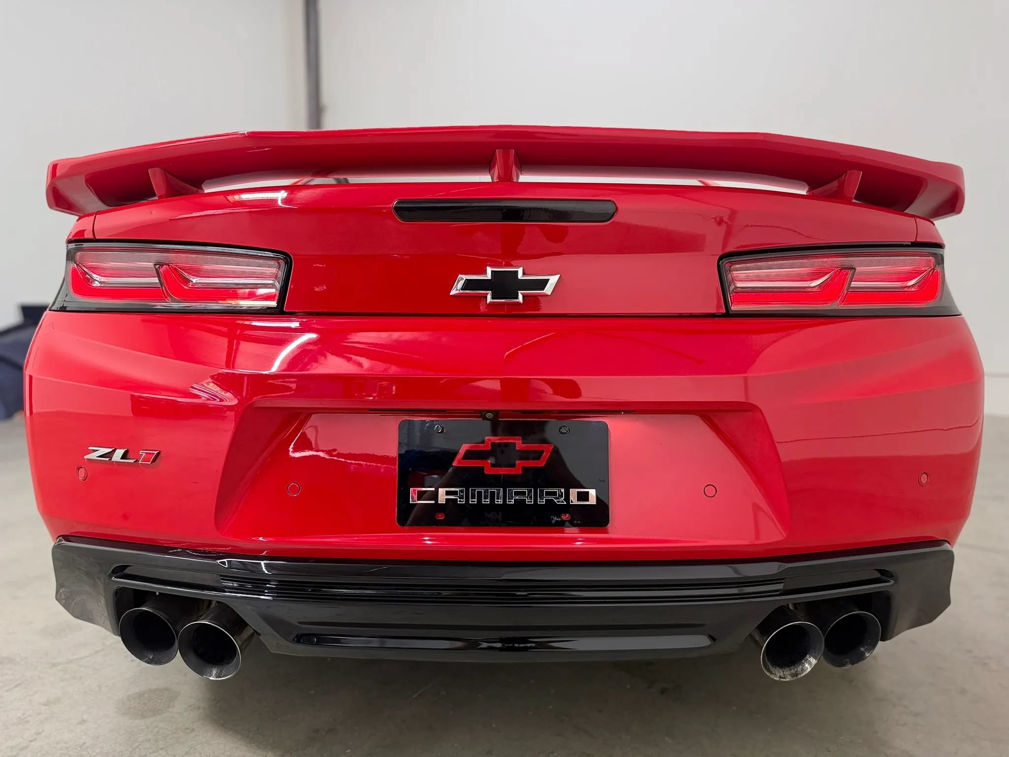 Used 2018 Chevrolet Camaro ZL1 RWD image 8