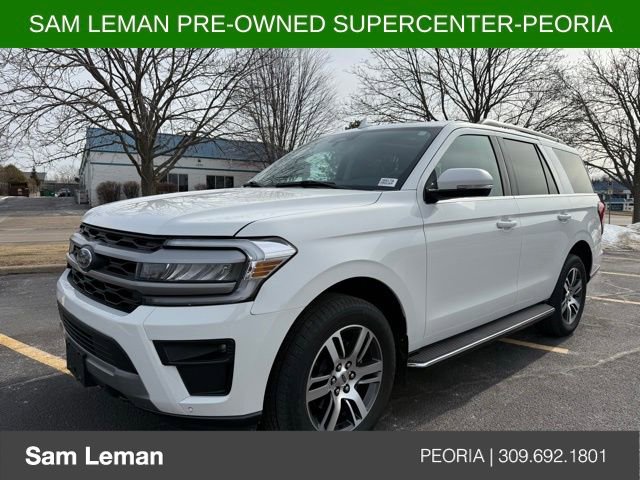 Used 2022 Ford Expedition XLT image 2