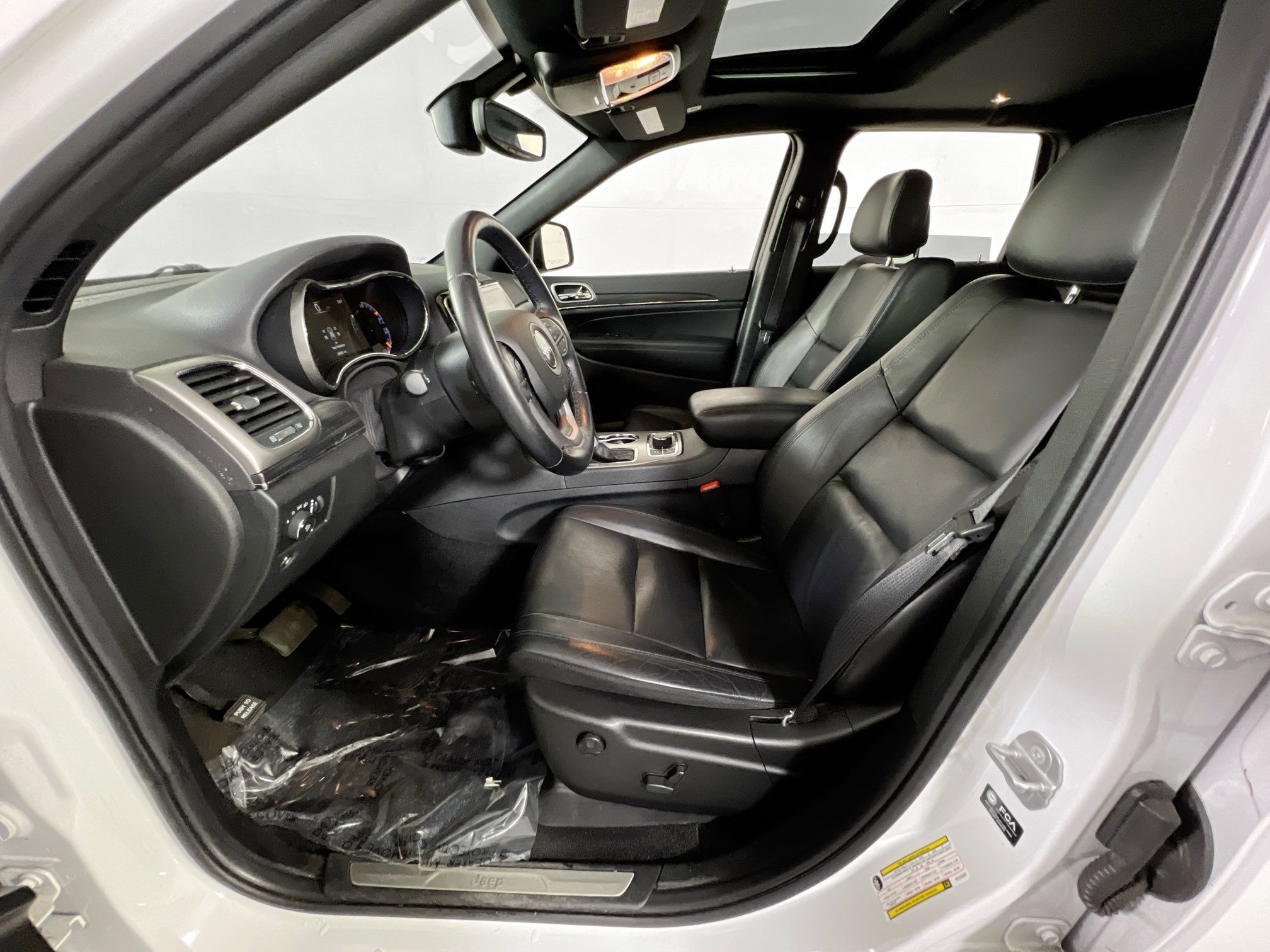 Used 2022 Jeep Grand Cherokee Limited image 21