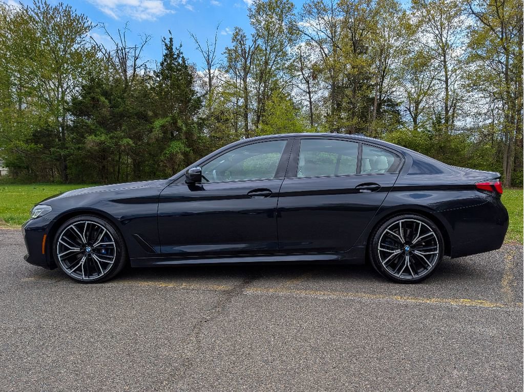 Used 2022 BMW 530i xDrive w/ M Sport Package AWD/4WD image 9