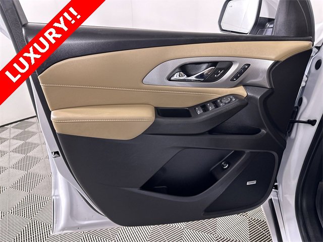 Used 2022 Chevrolet Traverse Premier image 23