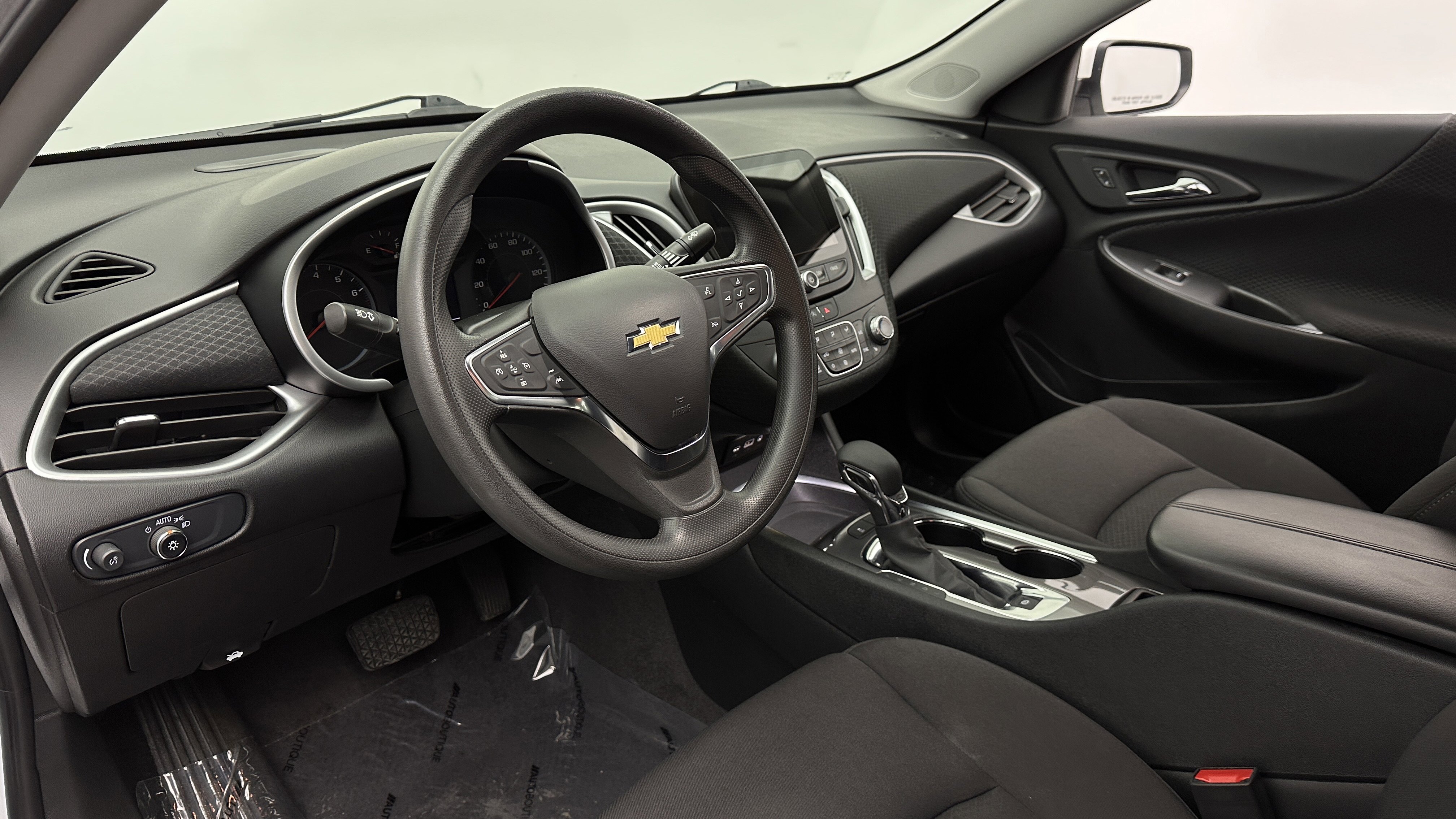 Used 2024 Chevrolet Malibu LT FWD image 8