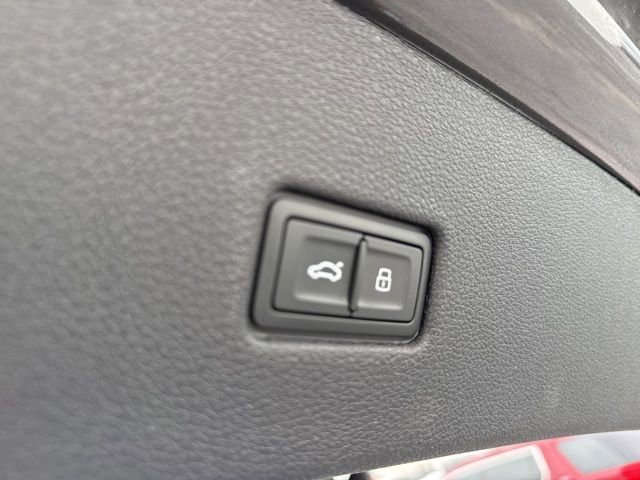 Used 2024 Audi Q8 Premium Plus image 7