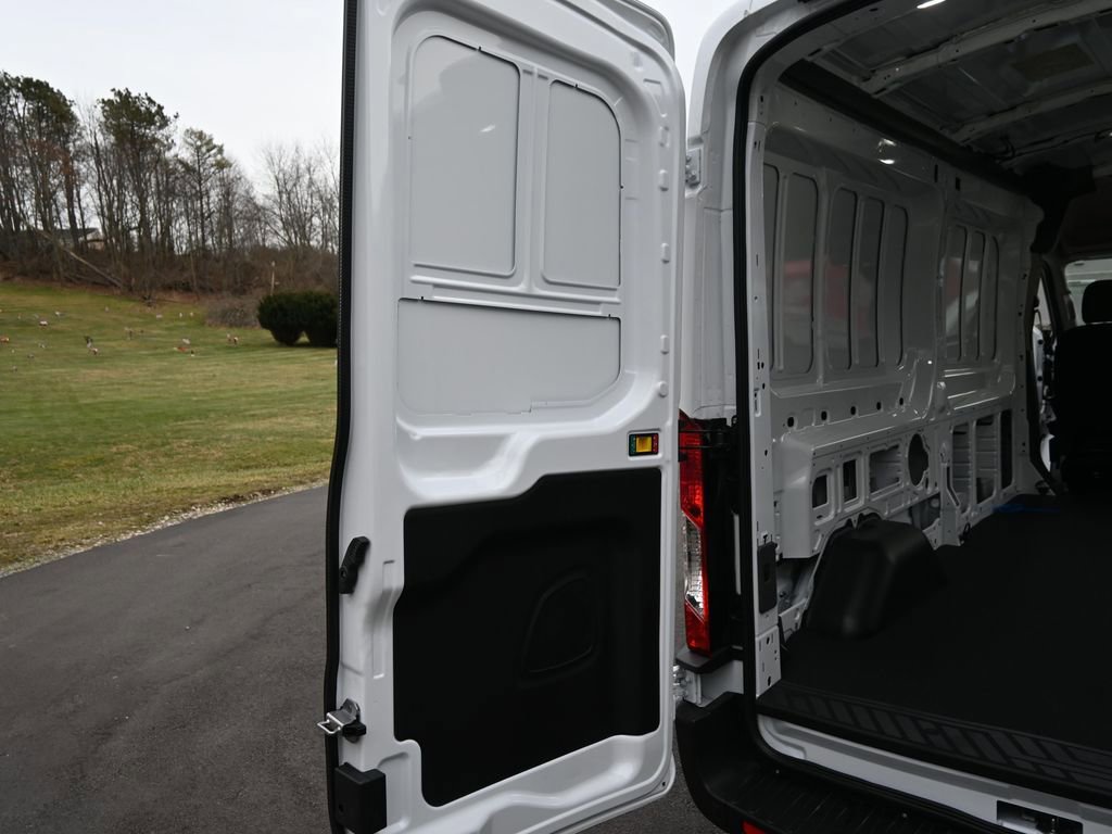New 2026 Ford Transit 250 148 Medium Roof image 40