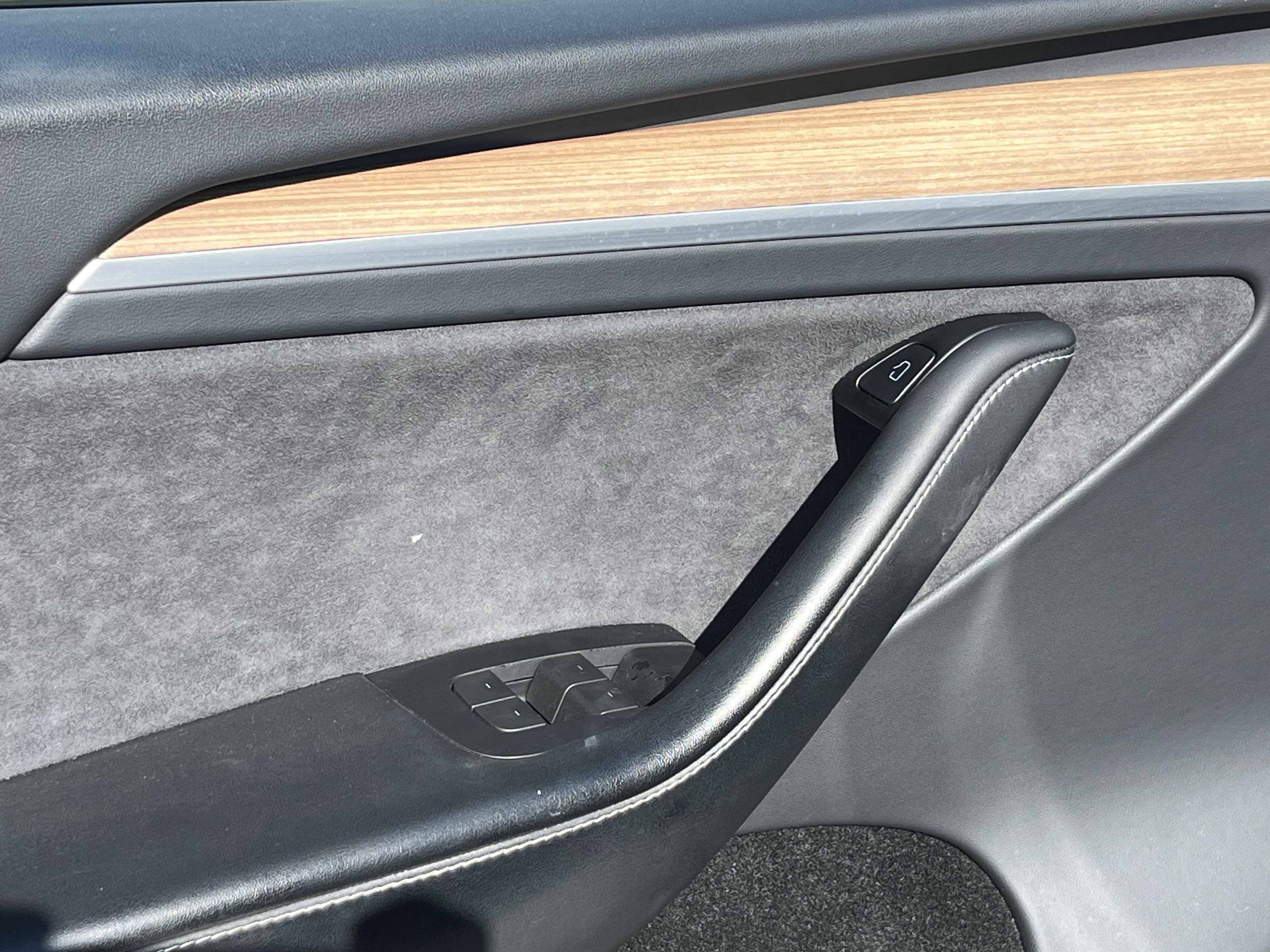 Used 2023 Tesla Model Y Long Range AWD/4WD image 14