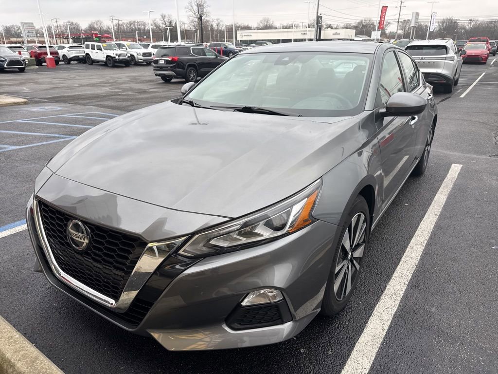 Used 2021 Nissan Altima 2.5 SV image 2