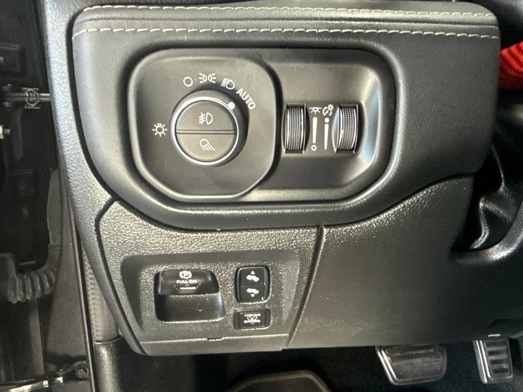 Used 2023 RAM 1500 Limited w/ Body Color Bumper Group AWD/4WD image 19