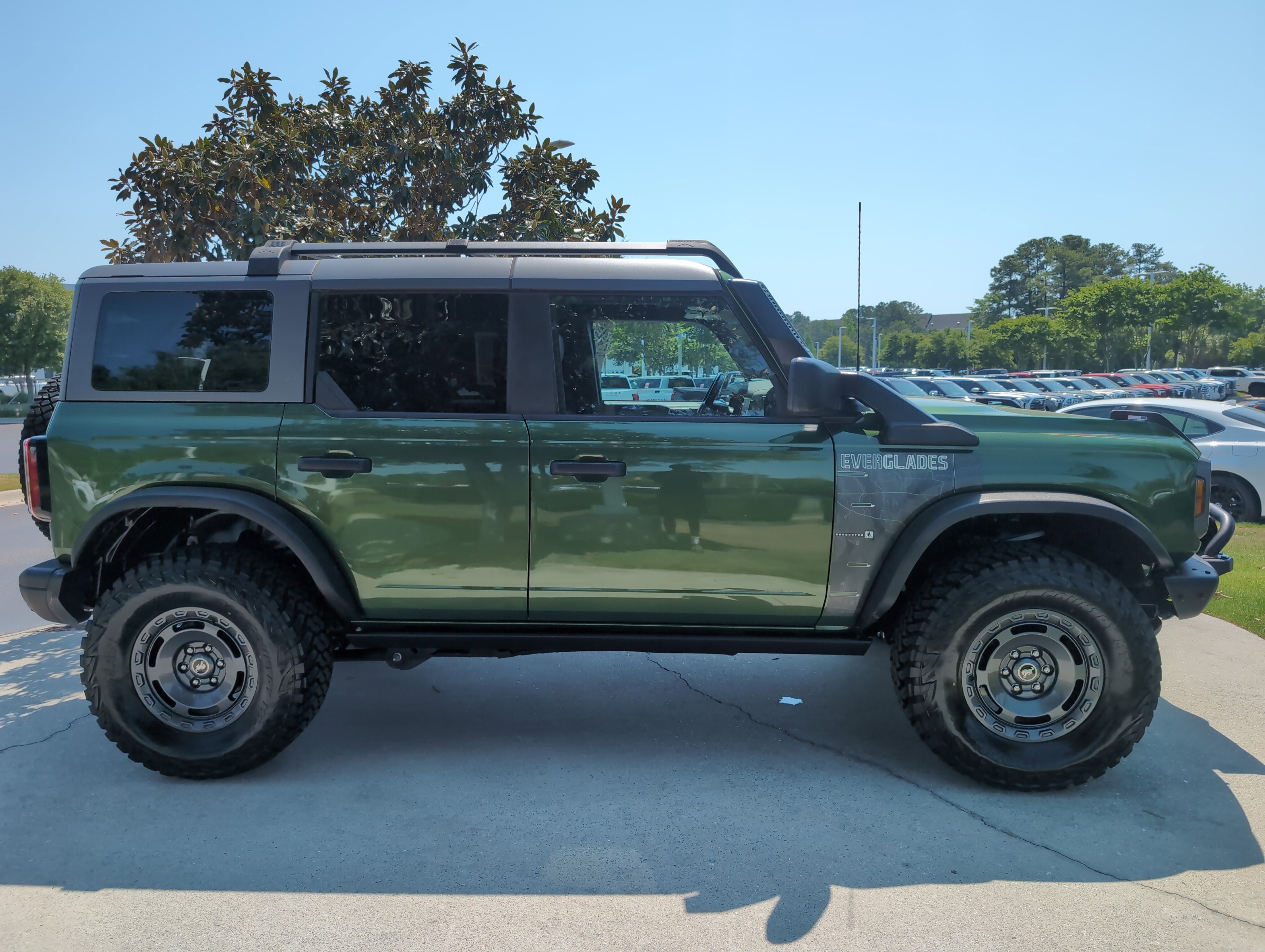 Used 2024 Ford Bronco Everglades AWD/4WD image 11