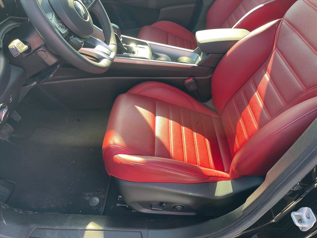 Used 2024 Dodge Hornet GT Plus w/ GT Blacktop Package image 10