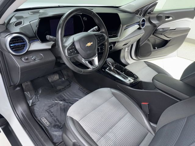 Used 2024 Chevrolet Trax LT w/ Driver Confidence Package image 11