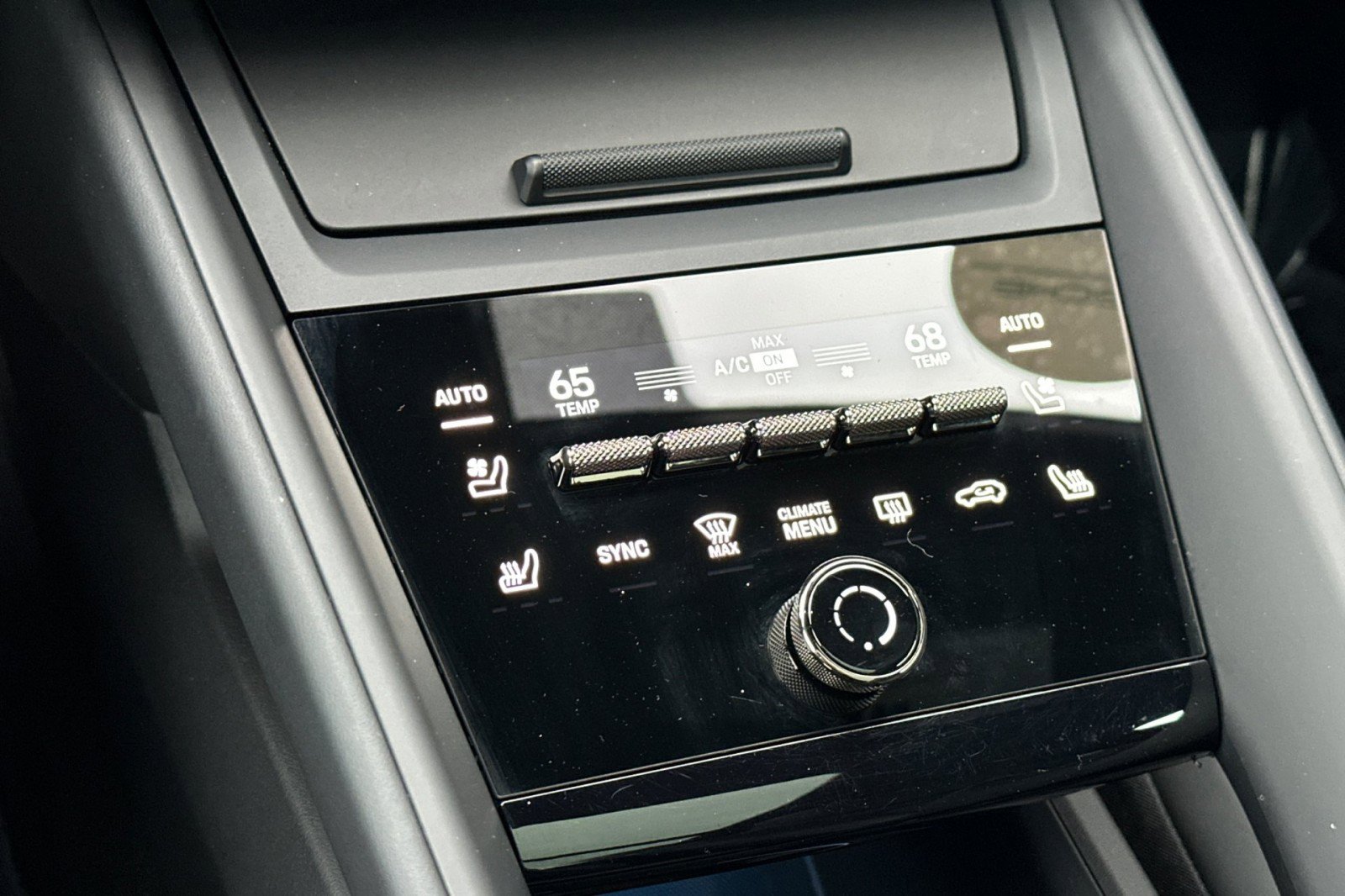 Used 2025 Porsche Macan Turbo Electric w/ Premium Package image 21