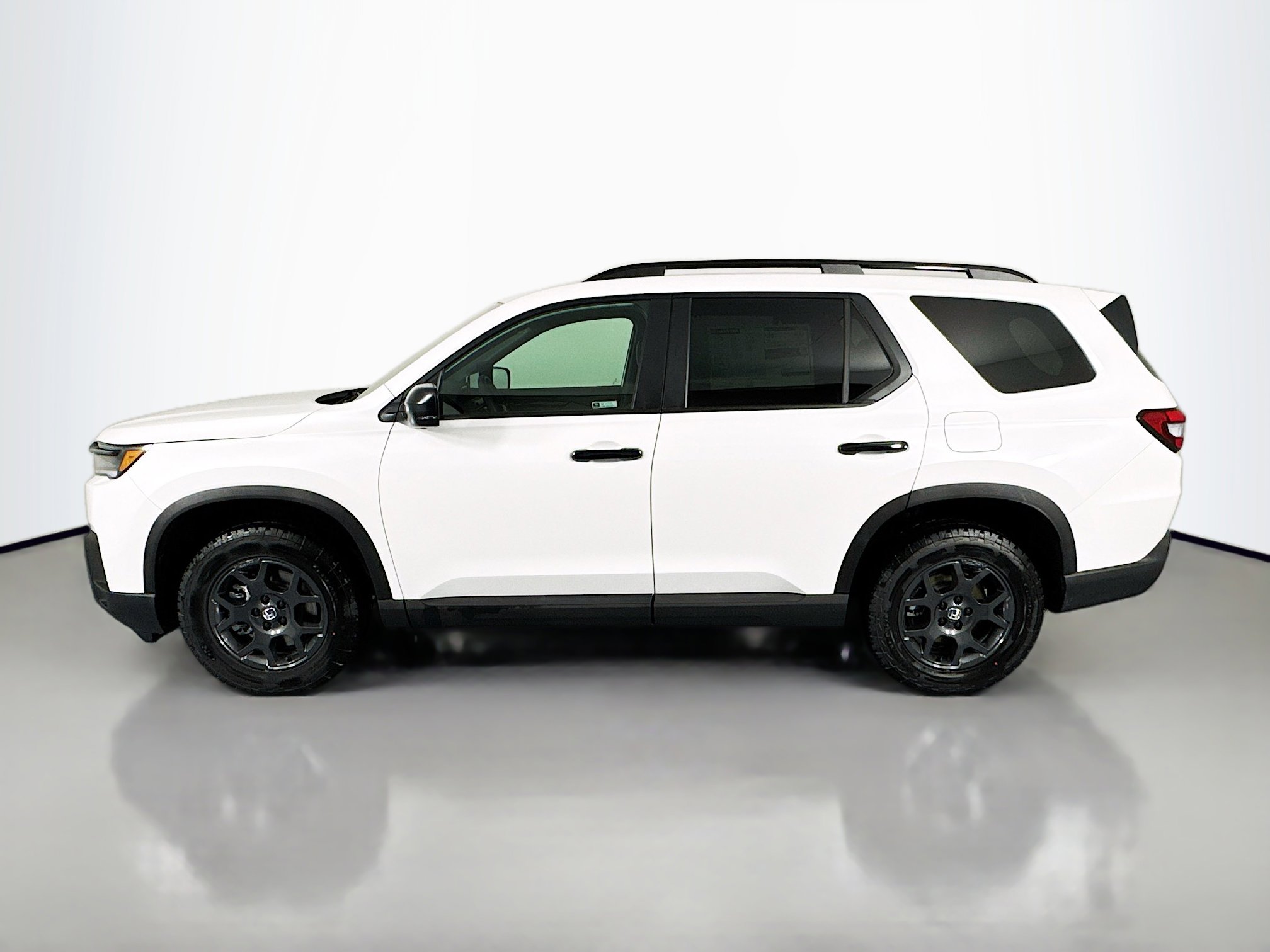 New 2026 Honda Pilot TrailSport image 8