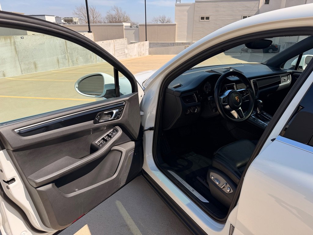 Used 2015 Porsche Macan S w/ Premium Package Plus image 10