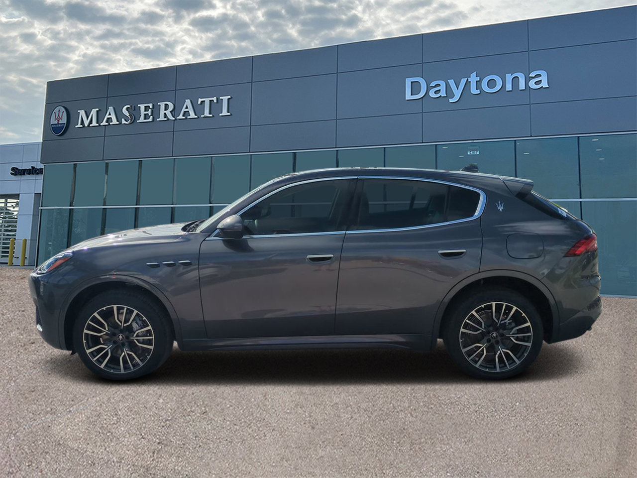 New 2025 Maserati Grecale GT image 6