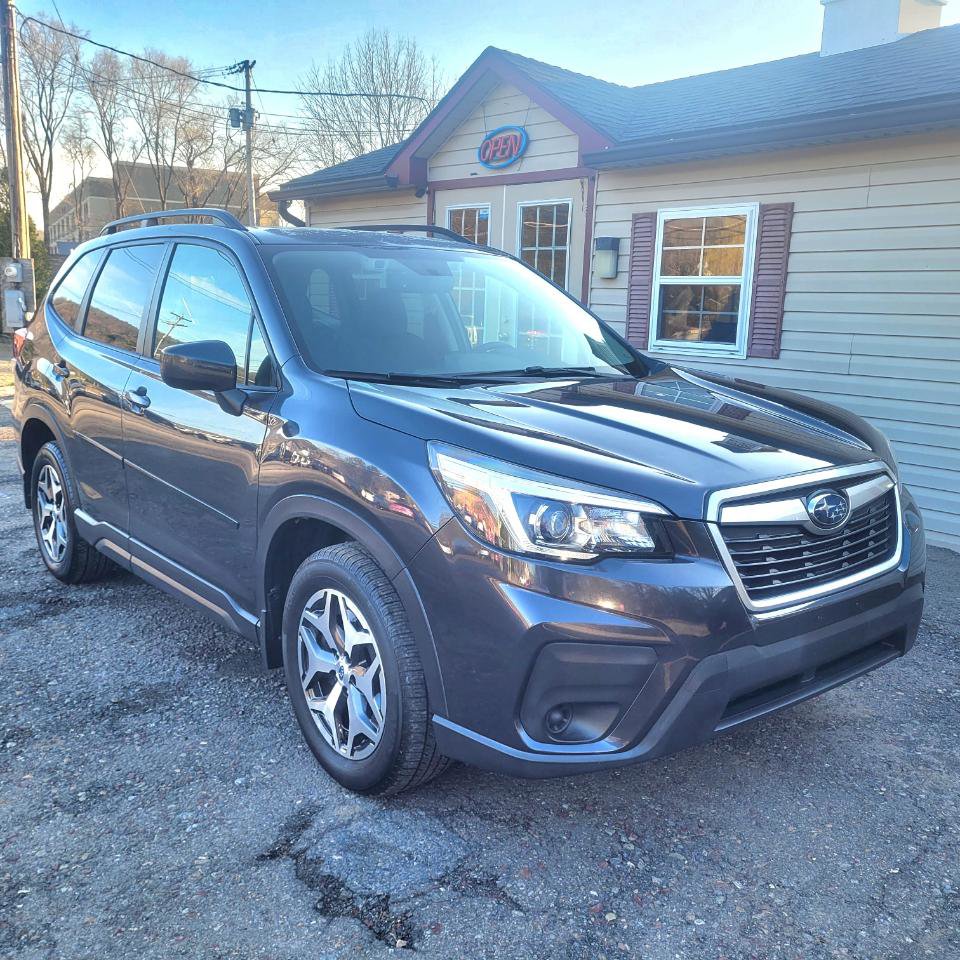 Used 2019 Subaru Forester Premium w/ All-Weather Package image 2
