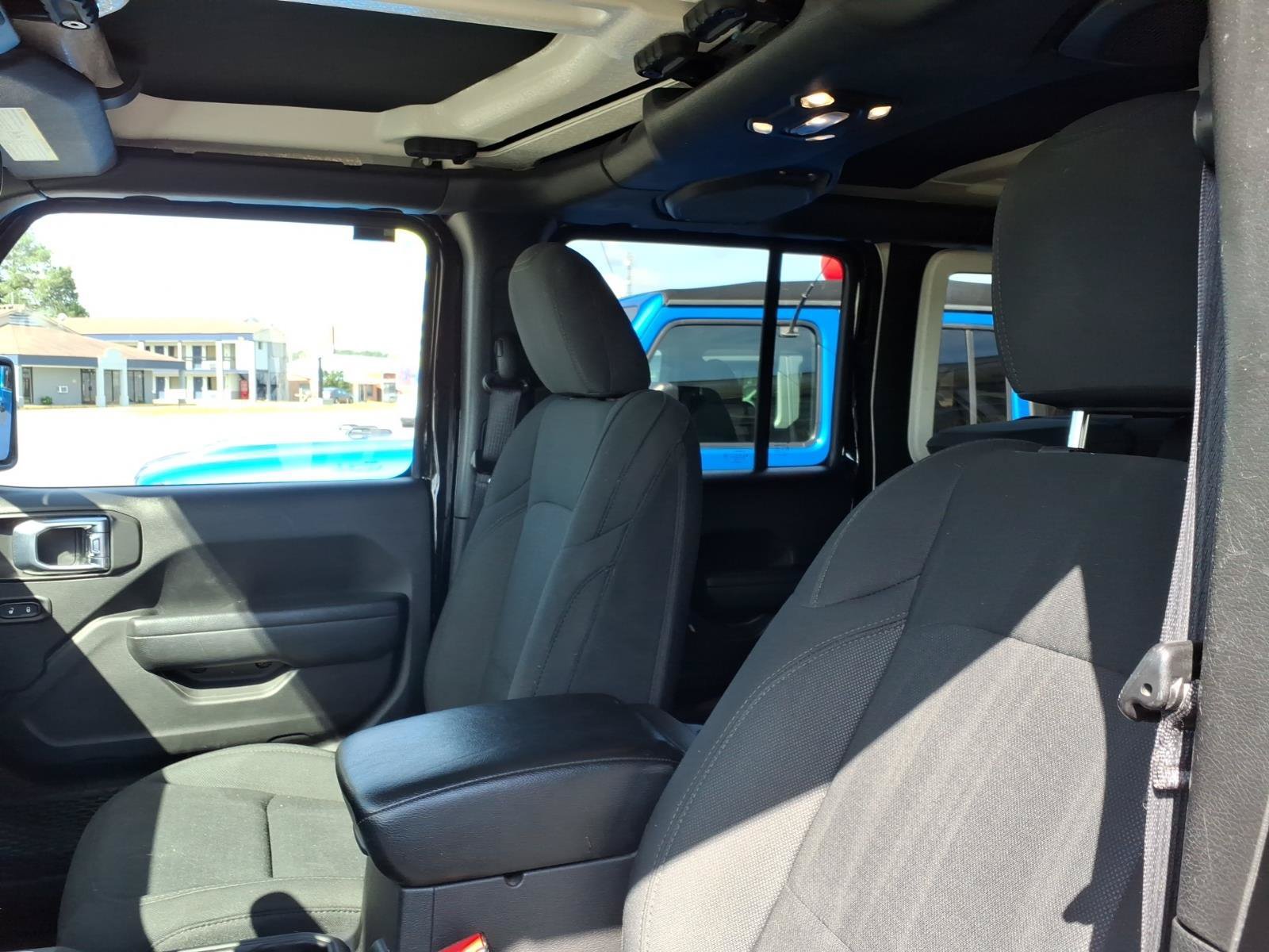 Used 2022 Jeep Wrangler Unlimited Sport AWD/4WD image 16